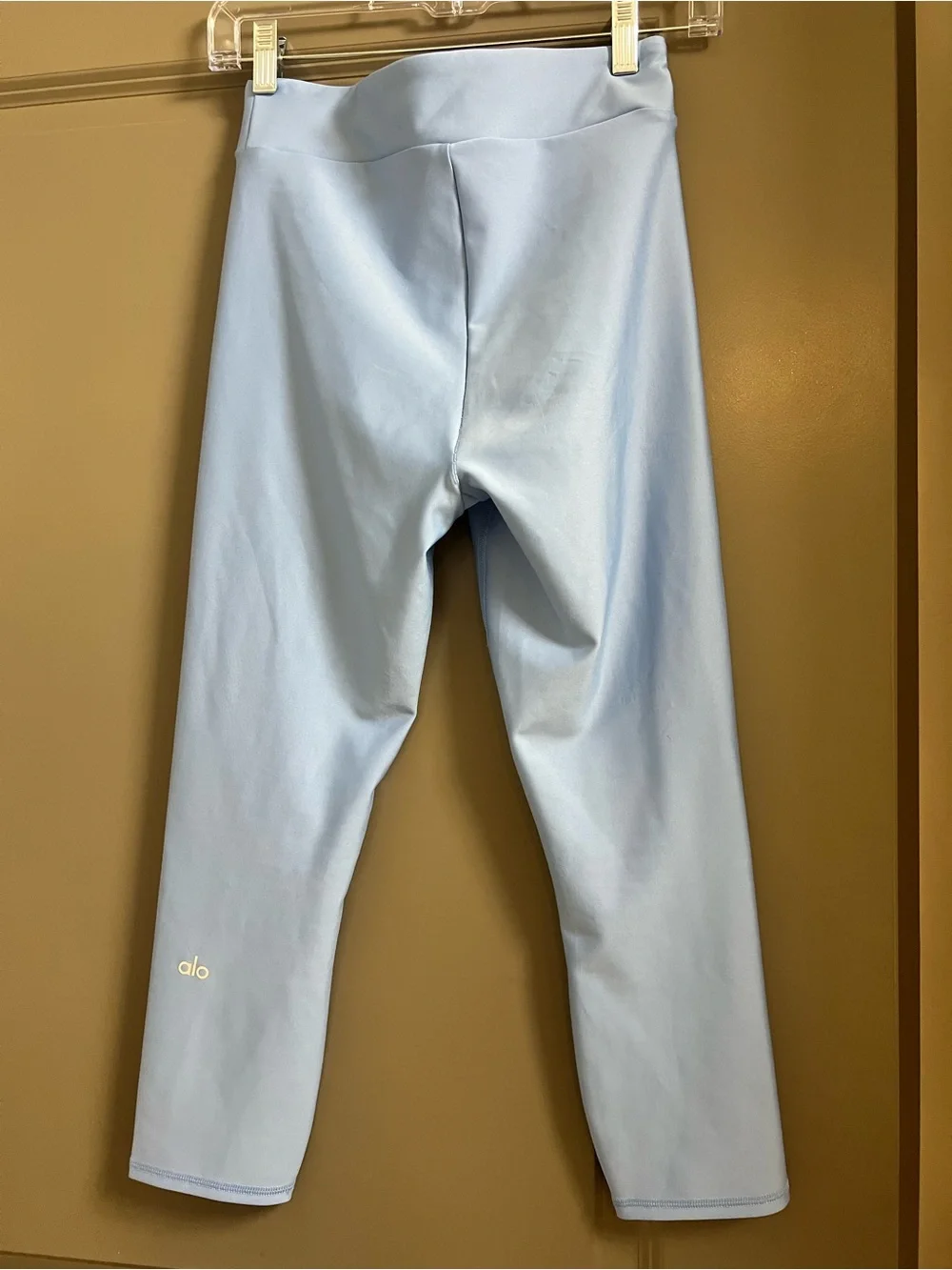 Alo Yoga Womens Airlift High Waist Conceal Zip Capri Small Light Blue